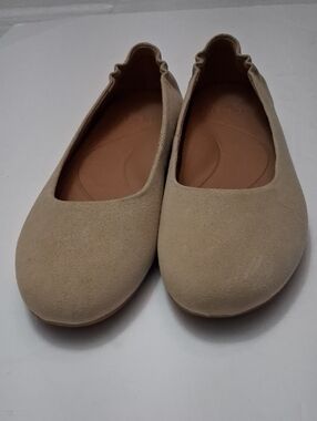 Dansko Size EU37.5(US 7.5) Women's Beige Suede Slip-On Flats